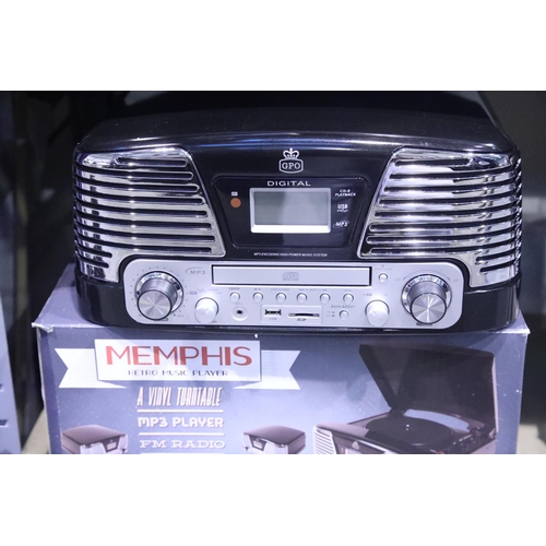 73 - Black GPO Memphis retro music centre – 3 speed turntable: 33/45/78; MP3/USB player; FM radio with re... 