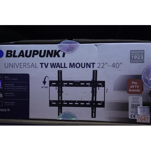 86 - Blaupunkt Universal TV wall mount, 22