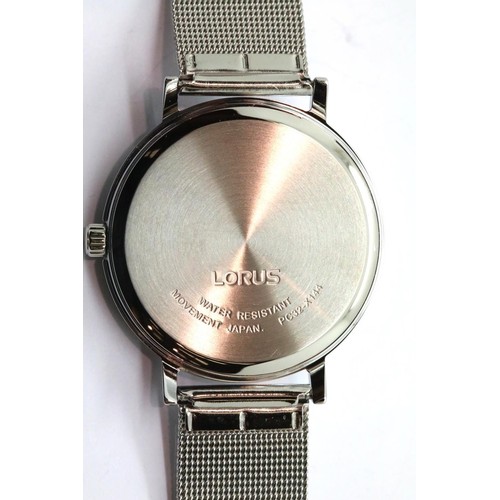 1084 - Gents new boxed Lorus calendar wristwatch. P&P Group 1 (£14+VAT for the first lot and £1+VAT for sub... 