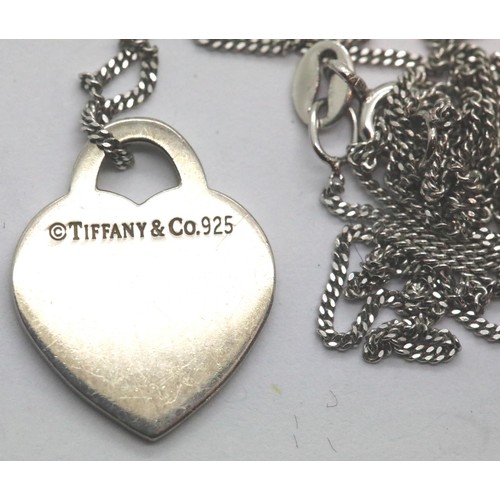 1092 - Silver Tiffany and Co New York necklace. P&P Group 1 (£14+VAT for the first lot and £1+VAT for subse... 