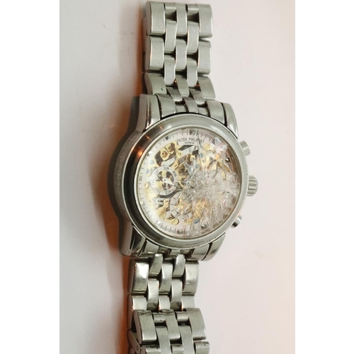 110 - Replica wristwatch with smashed crystal. P&P Group 1 (£14+VAT for the first lot and £1+VAT for subse... 
