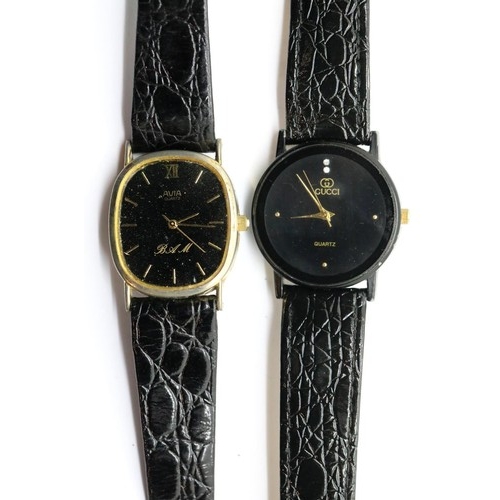 1098 - Two ladies wristwatches, Gucci and Avia. P&P Group 1 (£14+VAT for the first lot and £1+VAT for subse... 