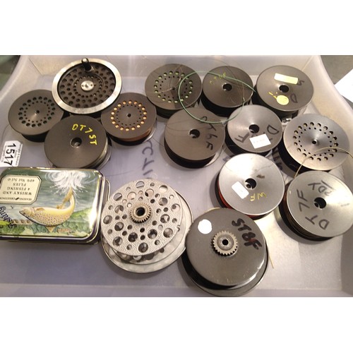 1517 - Tray of fishing line spools including Hardy. P&P Group 3 (£25+VAT for the first lot and £5+VAT for s... 