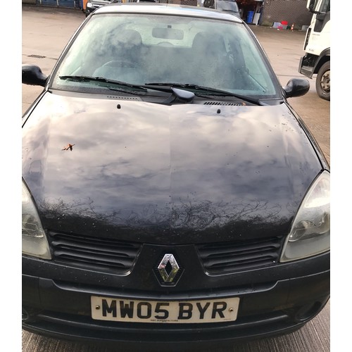 1000B - Renault Clio 05 plate, 1.2 petrol manual, Taxed until 01/10/2021 and MOT until 07/09/2021.