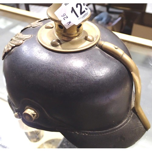 1250 - WWI Imperial German Prussian Infantry Pickelhaube. P&P Group 2 (£18+VAT for the first lot and £3+VAT... 