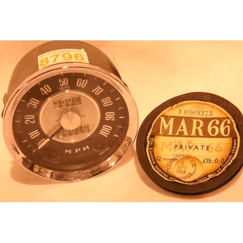 152 - Vintage Ford tax disc holder and a vintage speedometer. P&P Group 1 (£14+VAT for the first lot and £... 