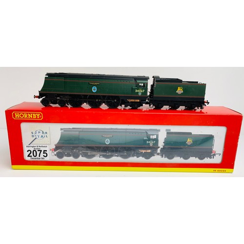 2075 - Hornby R2221 BR 4-6-2 Battle of Britain Class 'Tangmere' 34067 Loco - Boxed P&P Group 1 (£14+VAT for... 