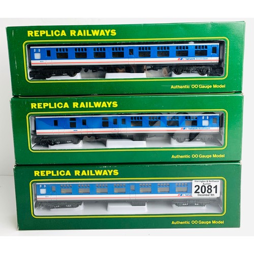 2081 - 3x Replica Railways NSE Network Southeast Coaches - All Boxed. P&P Group 2 (£18+VAT for the first lo... 