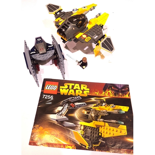 2352 - Lego 7256 Star Wars Jedi Starfighter built with instructions. P&P Group 2 (£18+VAT for the first lot... 