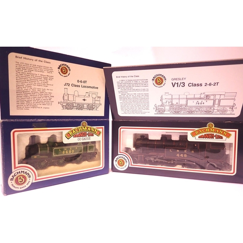 2291 - Bachmann 31-606 V1 tank LNER black 448 and 31-050 J72 tank LNER green 8680. P&P Group 2 (£18+VAT for... 