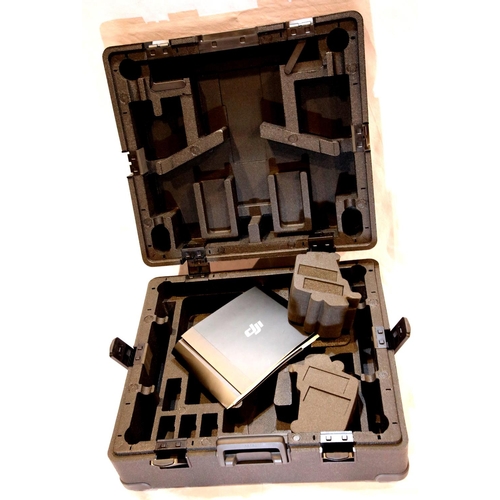 1058 - DJI Inspire fitted foam carry case. P&P Group 3 (£25+VAT for the first lot and £5+VAT for subsequent... 