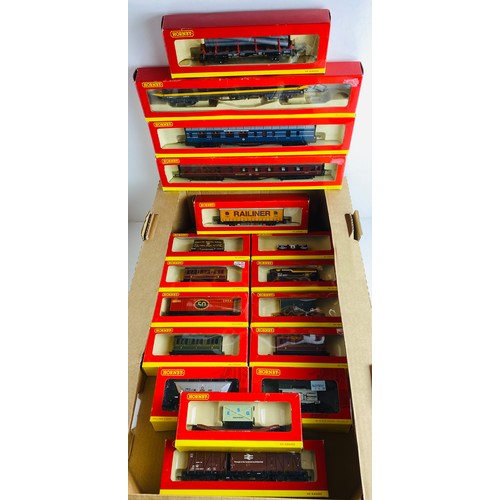 2160 - 17x Hornby OO Gauge Assorted Coaches & Wagons - All Boxed P&P Group 3 (£25+VAT for the first lot and... 