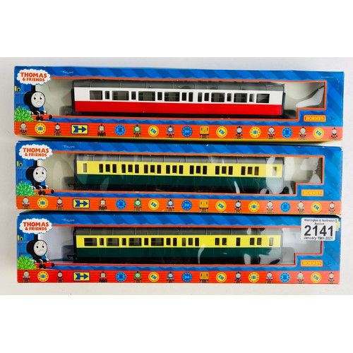 2141 - 3x Hornby Thomas & Friends OO Gauge Coaches Boxed P&P Group 1 (£14+VAT for the first lot and £1+VAT ... 