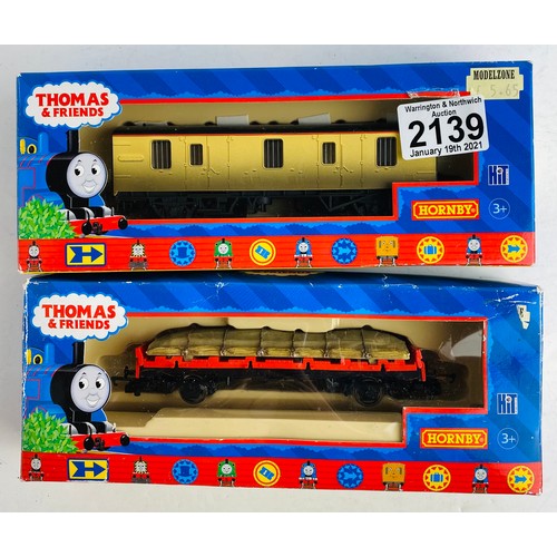 2139 - Hornby Thomas & Friends OO Gauge R9237 & R9215 Coaches/Wagons Boxed P&P Group 1 (£14+VAT for the fir... 