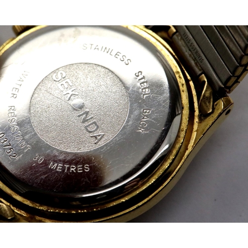 1107 - Gents Sekonda wristwatch, boxed and working at lotting. P&P Group 1 (£14+VAT for the first lot and £... 