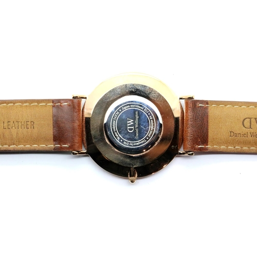 1108 - Daniel Wellington wristwatch, on leather strap, new and boxed. P&P Group 1 (£14+VAT for the first lo... 