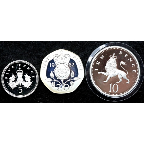 1200 - Three cased Piedfort coins, 1982 20p, 1992 10p and 1990 5p. P&P Group 1 (£14+VAT for the first lot a... 