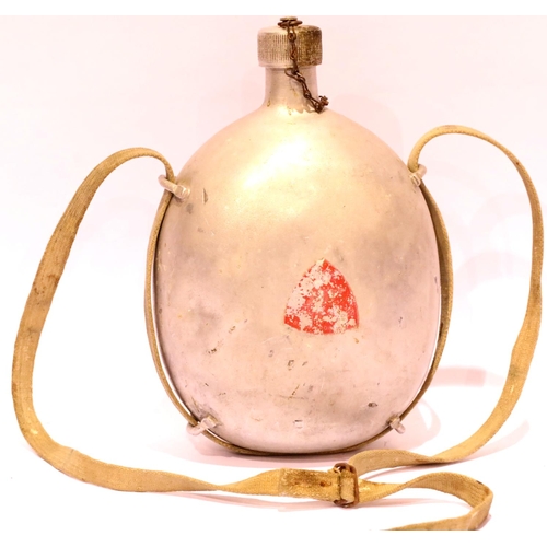 1270 - WWII German medics water bottle. P&P Group 2 (£18+VAT for the first lot and £3+VAT for subsequent lo... 