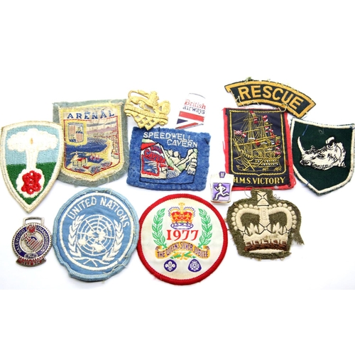 1295 - Mixed patches and badges, including Speedwell Cavern, United Nations and others. P&P Group 1 (£14+VA... 