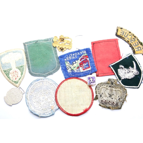 1295 - Mixed patches and badges, including Speedwell Cavern, United Nations and others. P&P Group 1 (£14+VA... 