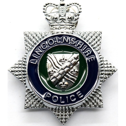 1300 - Lincolnshire Police enamelled metal cap badge, unused. P&P Group 1 (£14+VAT for the first lot and £1... 