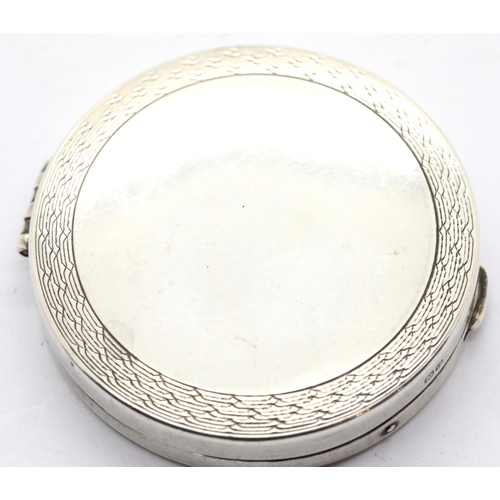 1343 - George V hallmarked silver compact, Birmingham assay 1931, D: 4.4 cm, 25g. P&P Group 1 (£14+VAT for ... 