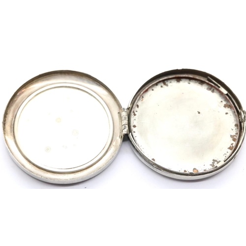 1343 - George V hallmarked silver compact, Birmingham assay 1931, D: 4.4 cm, 25g. P&P Group 1 (£14+VAT for ... 