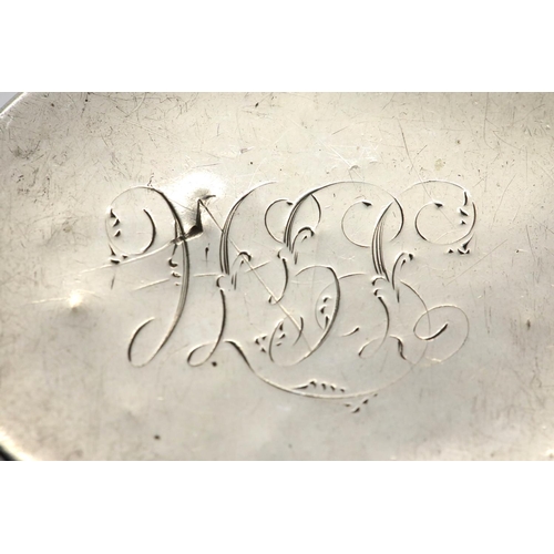 1350 - Victorian hallmarked silver pill box, Birmingham assay 1894. D: 4.7 cm, 21g. P&P Group 1 (£14+VAT fo... 