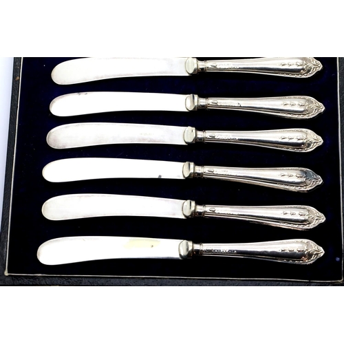 1351 - George V cased set of six tea knives with hallmarked silver grips, Sheffield assay 1922. P&P Group 1... 