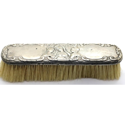 1370 - Edward VII hallmarked silver backed clothes brush, L: 17 cm. P&P Group 1 (£14+VAT for the first lot ... 