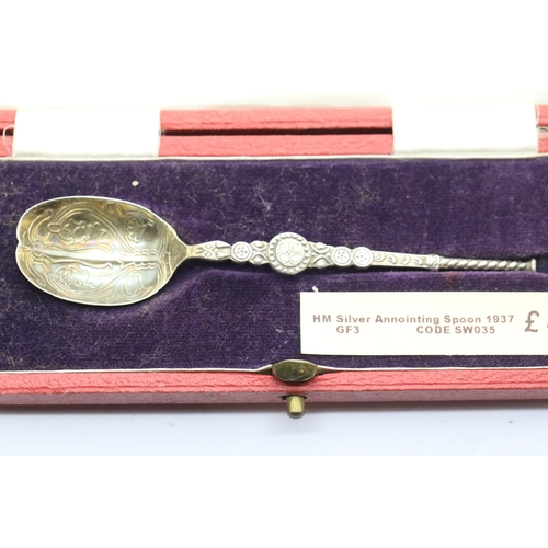 1372 - George VI boxed hallmarked silver Coronation anointing spoon, Sheffield assay 1937, L: 11 cm, 11g. P... 