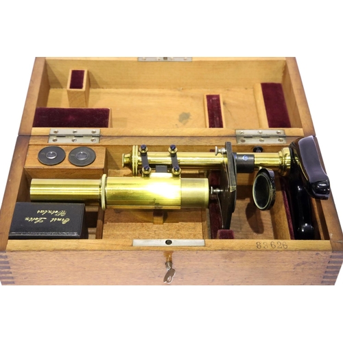 1411 - E Leitz Wetzlar Brass Microscope in lockable fitted case, complete with all original lenses and some... 