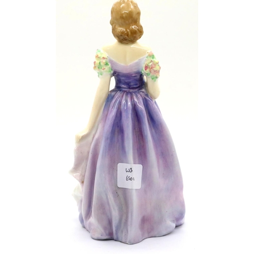 1450 - Royal Doulton figurine, Jacqueline HN 2000, H: 19 cm. P&P Group 2 (£18+VAT for the first lot and £3+... 