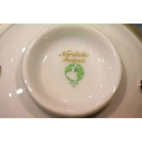 1454 - Noritake Ireland Boliska pattern tea and dinnerware of 34 pieces. P&P on this lot does not fall into... 