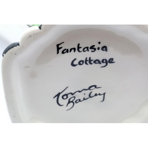 1465 - Lorna Bailey fan vase in the Fantasia Cottage pattern, H: 22 cm. P&P Group 2 (£18+VAT for the first ... 