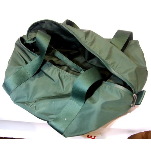 1430 - Rolex official merchandise sports holdall in green. P&P Group 2 (£18+VAT for the first lot and £3+VA... 