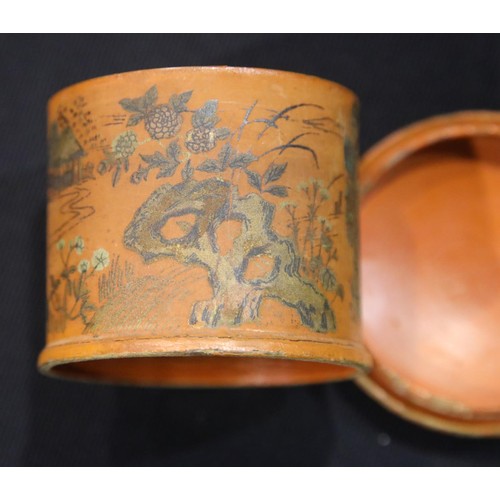 1474 - Antique Japanese papier mache lidded pot with painted scenes, H: 8 cm. P&P Group 1 (£14+VAT for the ... 