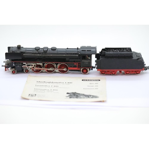 2297 - Marklin H0 3-rail Analogue F800 Class 01 steam express loco 4-6-2, heavy metal with riveted type ten... 