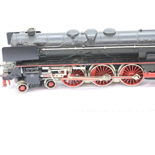 2297 - Marklin H0 3-rail Analogue F800 Class 01 steam express loco 4-6-2, heavy metal with riveted type ten... 