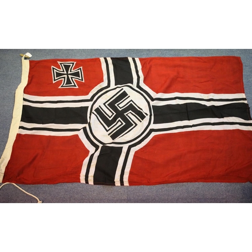 3014 - German WWII type Reichskriegsflagge battle flag, 90 x 140 cm. P&P Group 1 (£14+VAT for the first lot... 