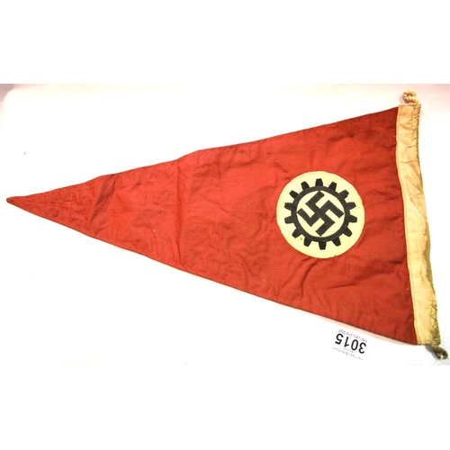 3015 - German Third reich type Labour Front large scale embroidered pennant, L: 52 cm. P&P Group 1 (£14+VAT... 