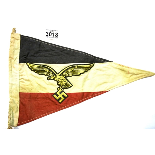 3018 - German WWII type Luftwaffe General's pennant of three piece construction, L: 38 cm. P&P Group 1 (£14... 