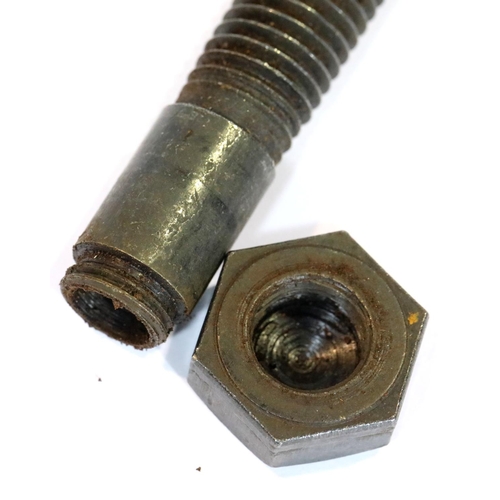 3069 - British WWII type SOE secret communications bolt, the head unscrews to reveal a hidden chamber, L: 7... 