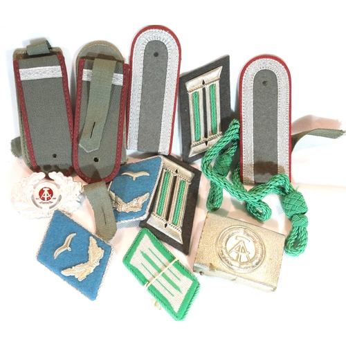 3155 - Mixed German Post War uniform epaulettes, lanyard, collar tabs etc. P&P Group 1 (£14+VAT for the fir... 