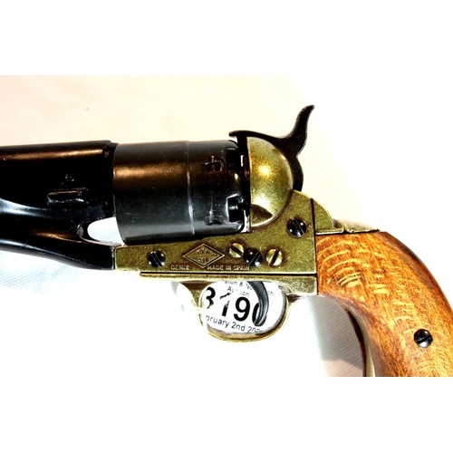 3190 - British 19th century style reenactment Colt Navy revolver. P&P Group 2 (£18+VAT for the first lot an... 