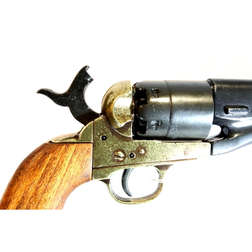 3190 - British 19th century style reenactment Colt Navy revolver. P&P Group 2 (£18+VAT for the first lot an... 