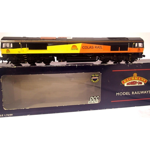 2022 - Bachmann Class 66 re-finished as 66843 Colas Rail. P&P Group 1 (£14+VAT for the first lot and £1+VAT... 