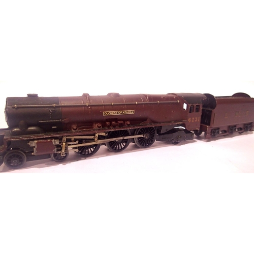 2264 - Hornby Dublo 2 rail Duchess of Atholl LMS Red, missing buffer. P&P Group 1 (£14+VAT for the first lo... 