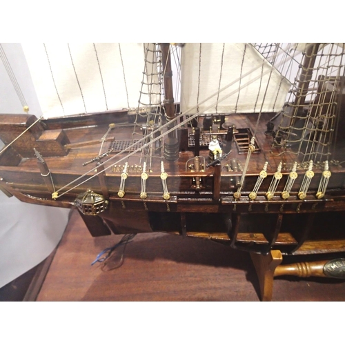 2334 - Wooden kit built model of HMS Bounty, Del Prado part work model, with Build Magazines etc. Excellent... 