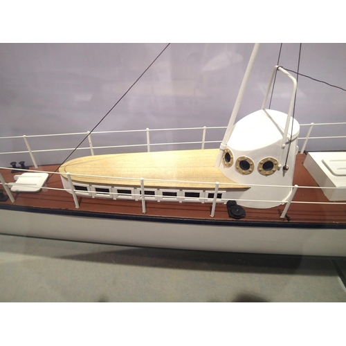 2335 - Scratch built model of SY Turbinia 1897. Excellent build static model in display case, 100 cm. Not a... 